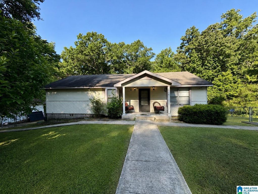 3939 OLD JOHNS ROAD, Hueytown, AL 35023