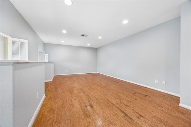 7447 Cambridge Street 32, Houston, TX 77054