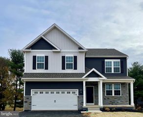 2153 ISABEL LN, Allentown, PA 18103