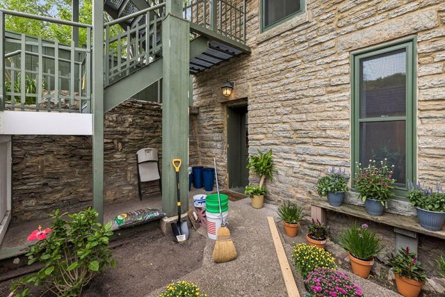 16 Grove Street 16B, Minneapolis, MN 55401