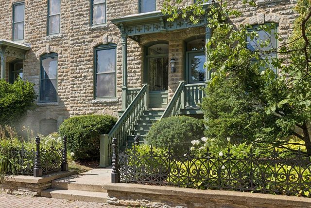 16 Grove Street 16B, Minneapolis, MN 55401