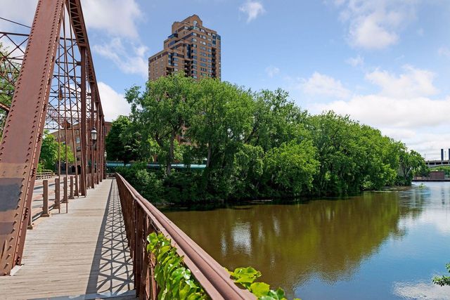 16 Grove Street 16B, Minneapolis, MN 55401