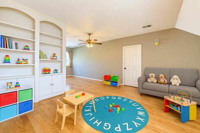 5001 Beech Street, Bellaire, TX 77401