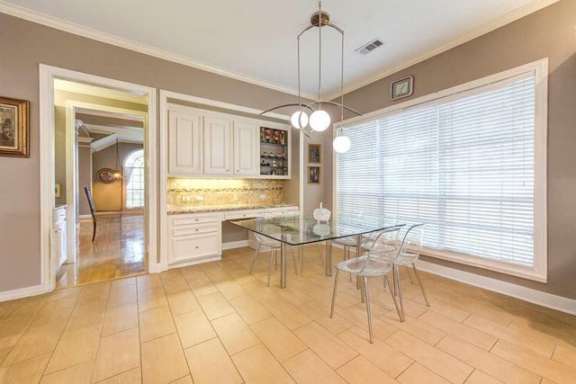 5001 Beech Street, Bellaire, TX 77401