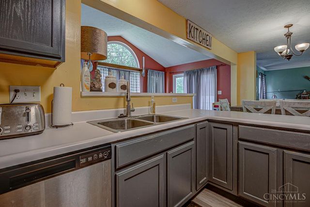 516 Delaware Crossing, Trenton, OH 45067