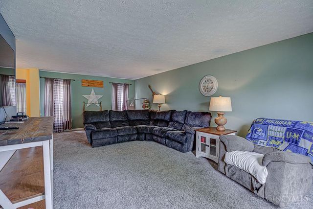 516 Delaware Crossing, Trenton, OH 45067