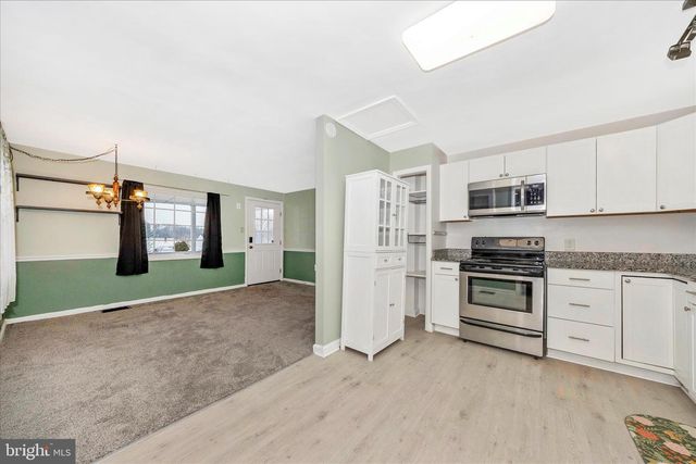 1230 CRESCENT RD, Hagerstown, MD 21742