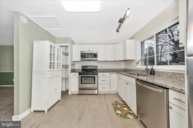 1230 CRESCENT RD, Hagerstown, MD 21742