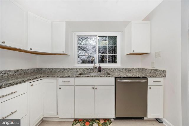 1230 CRESCENT RD, Hagerstown, MD 21742