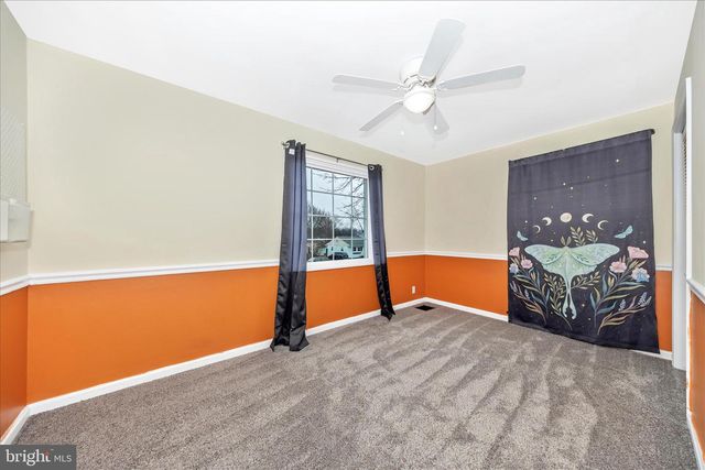 1230 CRESCENT RD, Hagerstown, MD 21742