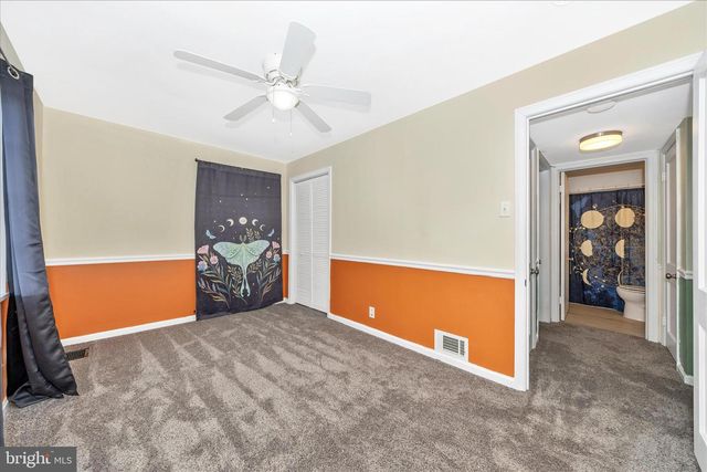 1230 CRESCENT RD, Hagerstown, MD 21742