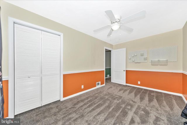 1230 CRESCENT RD, Hagerstown, MD 21742