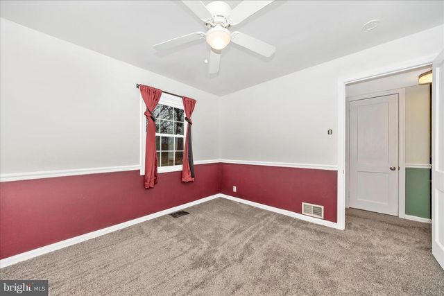 1230 CRESCENT RD, Hagerstown, MD 21742