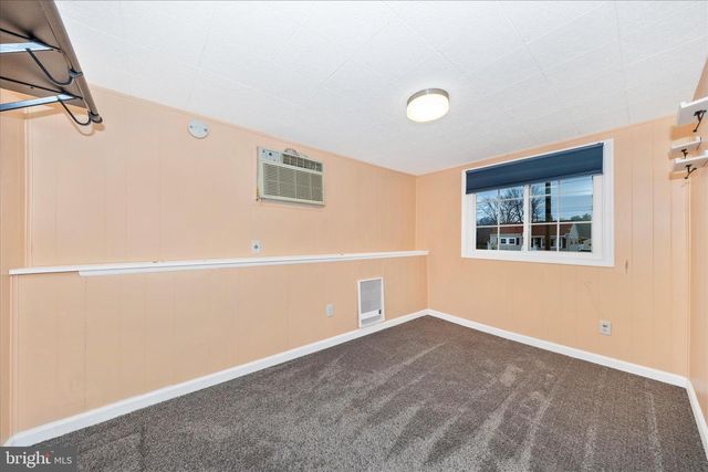 1230 CRESCENT RD, Hagerstown, MD 21742