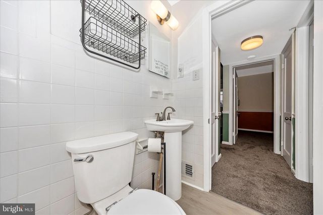 1230 CRESCENT RD, Hagerstown, MD 21742