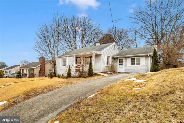 1230 CRESCENT RD, Hagerstown, MD 21742