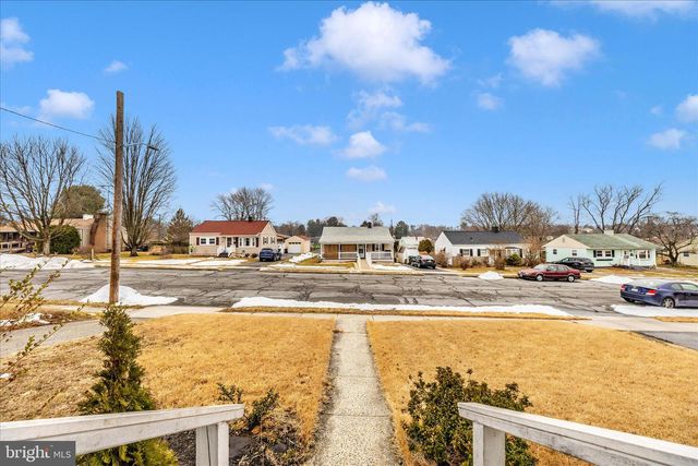 1230 CRESCENT RD, Hagerstown, MD 21742