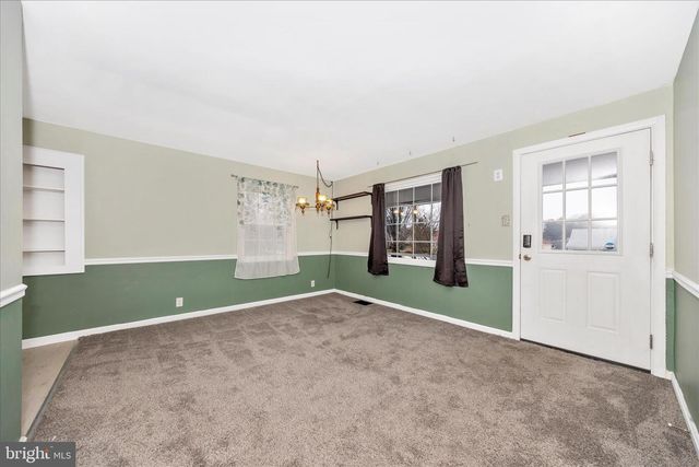 1230 CRESCENT RD, Hagerstown, MD 21742