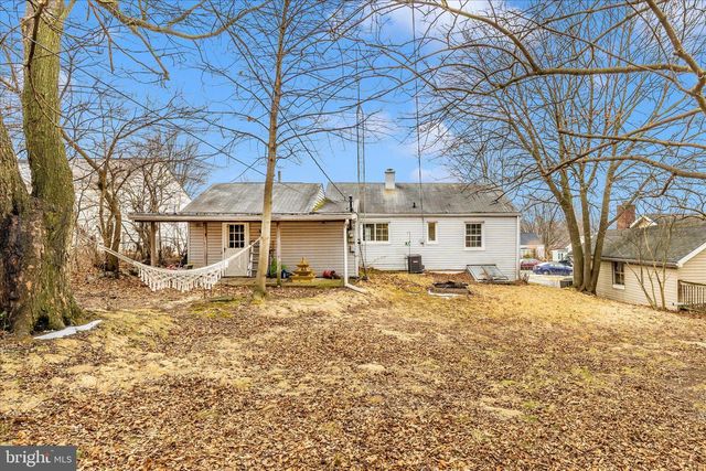 1230 CRESCENT RD, Hagerstown, MD 21742