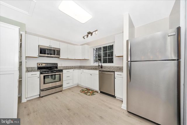 1230 CRESCENT RD, Hagerstown, MD 21742