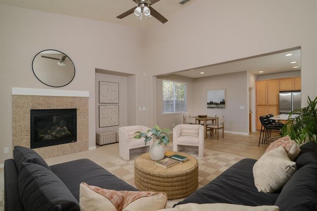 9465 Triathlon Ln, Elk Grove, CA 95758