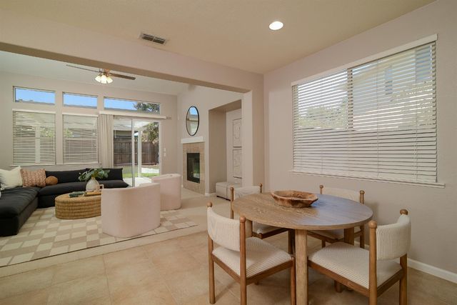 9465 Triathlon Ln, Elk Grove, CA 95758