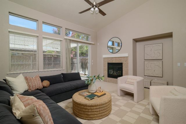 9465 Triathlon Ln, Elk Grove, CA 95758