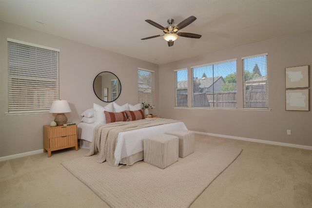 9465 Triathlon Ln, Elk Grove, CA 95758