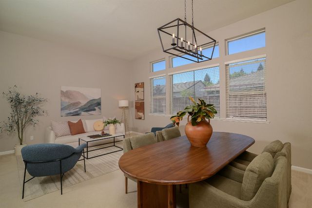 9465 Triathlon Ln, Elk Grove, CA 95758