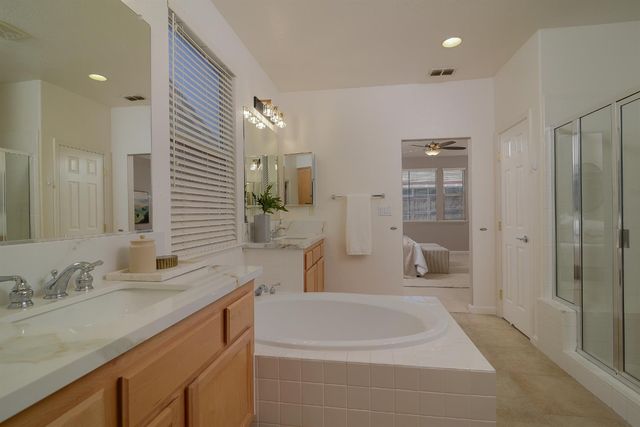 9465 Triathlon Ln, Elk Grove, CA 95758