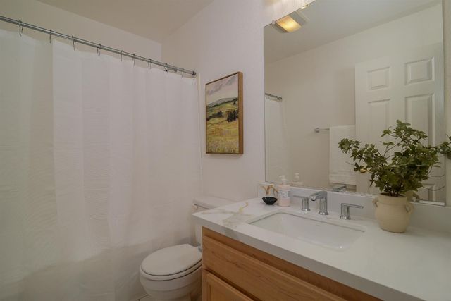 9465 Triathlon Ln, Elk Grove, CA 95758