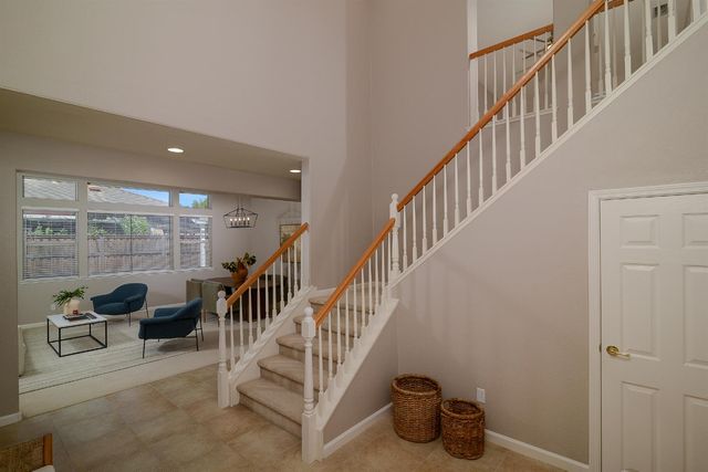 9465 Triathlon Ln, Elk Grove, CA 95758