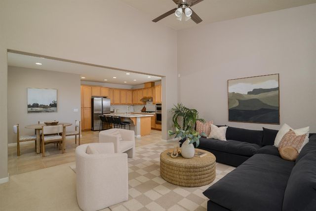 9465 Triathlon Ln, Elk Grove, CA 95758