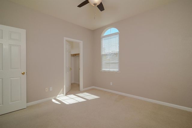 9465 Triathlon Ln, Elk Grove, CA 95758