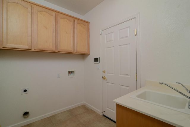 9465 Triathlon Ln, Elk Grove, CA 95758