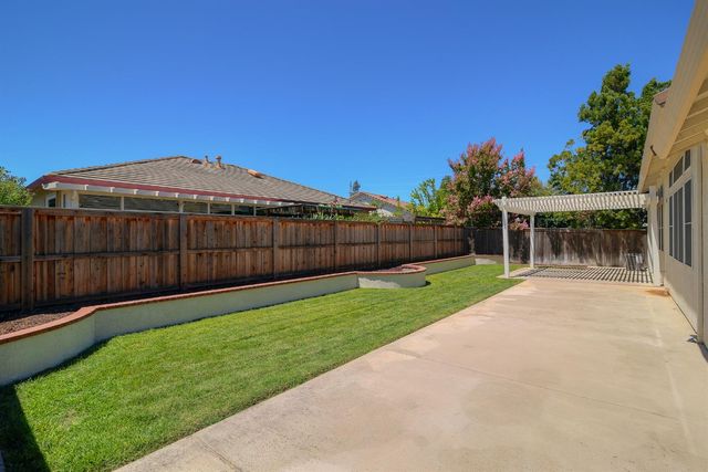 9465 Triathlon Ln, Elk Grove, CA 95758
