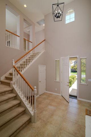9465 Triathlon Ln, Elk Grove, CA 95758