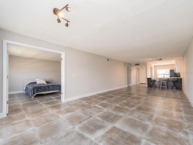 105 ISLAND WAY 143, Clearwater, FL 33767