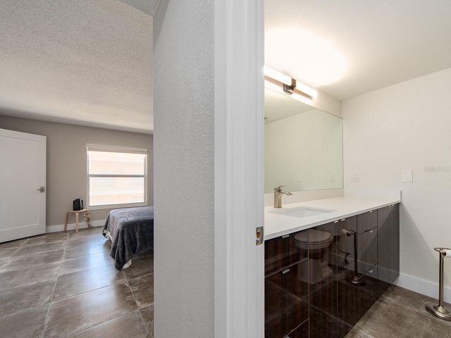 105 ISLAND WAY 143, Clearwater, FL 33767