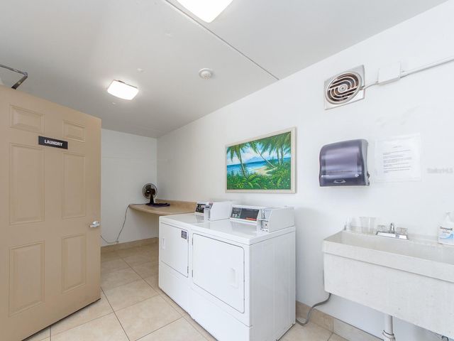 105 ISLAND WAY 143, Clearwater, FL 33767