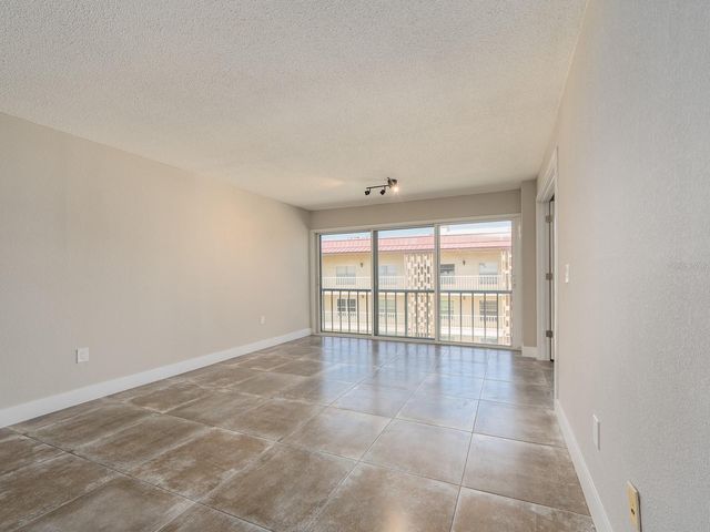 105 ISLAND WAY 143, Clearwater, FL 33767