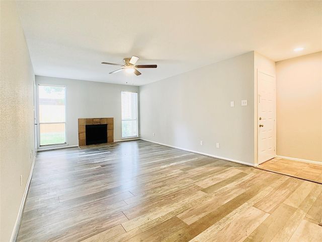 10211 Sugar Branch Drive 353, Houston, TX 77036