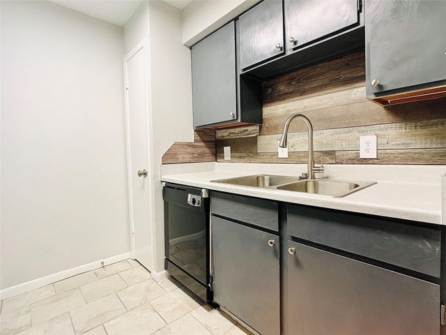 10211 Sugar Branch Drive 353, Houston, TX 77036