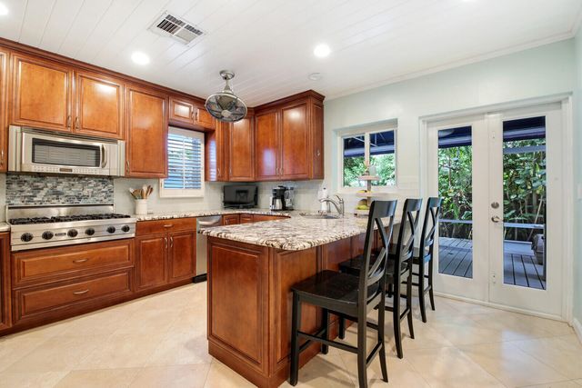9 NW 9th Street, Delray Beach, FL 33444