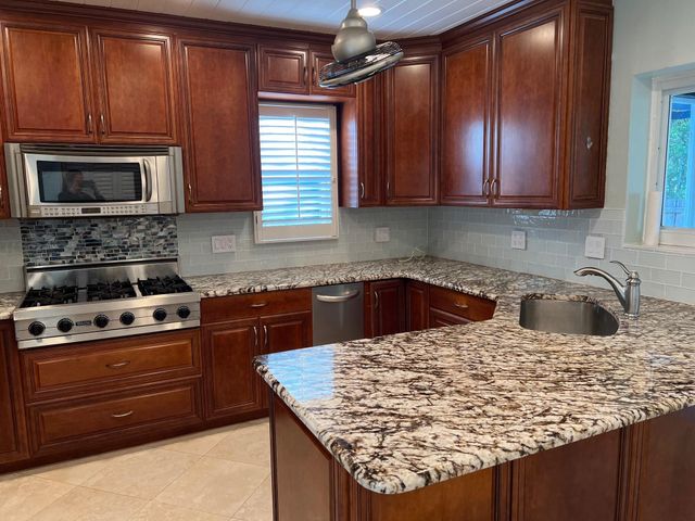 9 NW 9th Street, Delray Beach, FL 33444