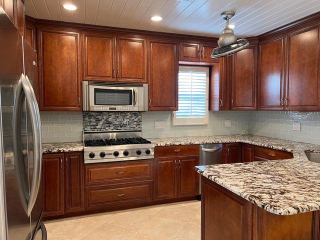 9 NW 9th Street, Delray Beach, FL 33444