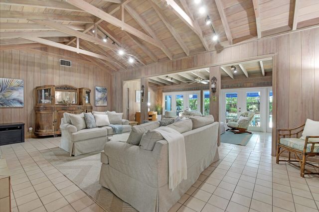 9 NW 9th Street, Delray Beach, FL 33444