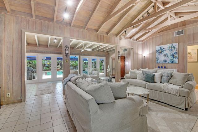 9 NW 9th Street, Delray Beach, FL 33444