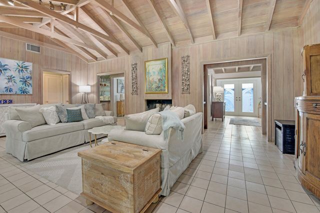 9 NW 9th Street, Delray Beach, FL 33444