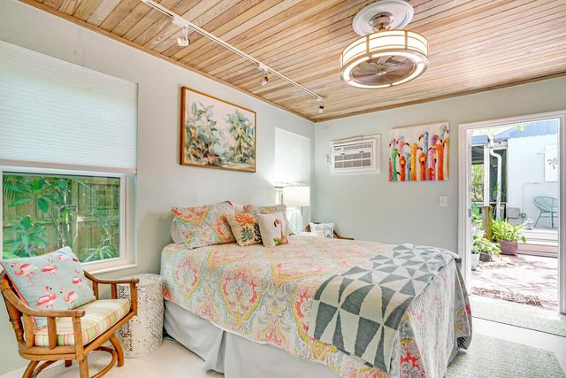 9 NW 9th Street, Delray Beach, FL 33444